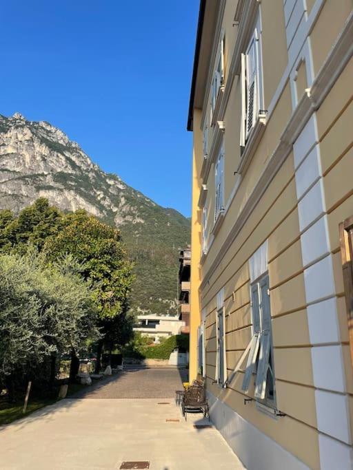 Appartamento The Lime Tree Cozy Flat Riva del Garda Esterno foto
